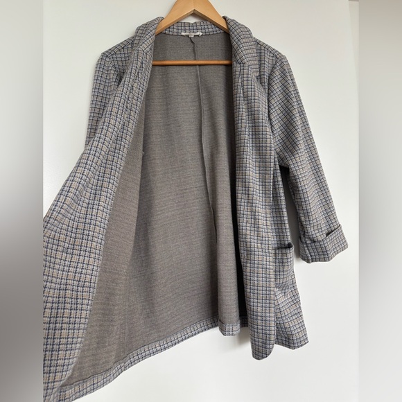 MAURICES 20” PTP Plaid Women's Blazer Coat, Grey, Blue, Yellow, Size Large. - Picture 7 of 11